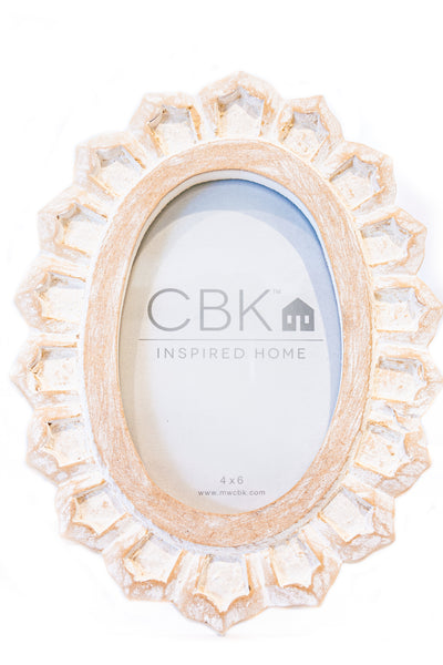 Carved White Oval 4x6 Frame (CLEARANCE)